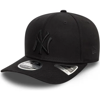 Gorra curva negra snapback con logo negro 9SEVENTY Stretch Snap de New York Yankees MLB de New Era