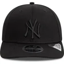 gorra-curva-negra-snapback-con-logo-negro-9seventy-stretch-snap-de-new-york-yankees-mlb-de-new-era