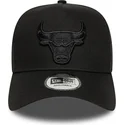 gorra-curva-negra-snapback-e-frame-essential-de-chicago-bulls-nba-de-new-era