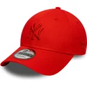 gorra-curva-roja-ajustable-con-logo-rojo-9forty-colour-pack-de-new-york-yankees-mlb-de-new-era