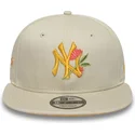 gorra-plana-beige-snapback-9fifty-floral-de-new-york-yankees-mlb-de-new-era