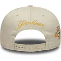 gorra-plana-beige-snapback-9fifty-floral-de-new-york-yankees-mlb-de-new-era