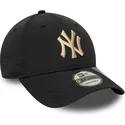 gorra-curva-negra-ajustable-con-logo-beige-9forty-recycled-de-new-york-yankees-mlb-de-new-era