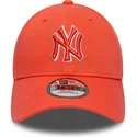 gorra-curva-naranja-ajustable-con-logo-naranja-9forty-team-outline-de-new-york-yankees-mlb-de-new-era