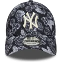 gorra-curva-negra-ajustable-9forty-all-over-print-de-new-york-yankees-mlb-de-new-era