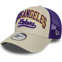 gorra-trucker-beige-y-violeta-e-frame-script-de-los-angeles-lakers-nba-de-new-era