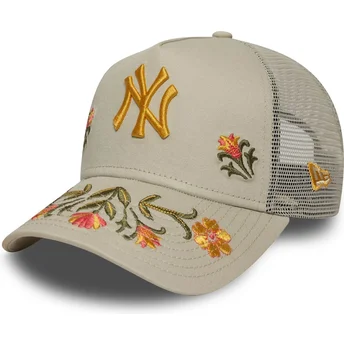 Gorra trucker beige A Frame Floral Icon de New York Yankees MLB de New Era