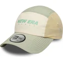gorra-curva-beige-y-verde-ajustable-runner-tech-de-new-era