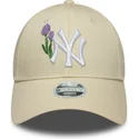 gorra-curva-beige-ajustable-para-mujer-9forty-beaded-de-new-york-yankees-mlb-de-new-era