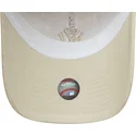 gorra-curva-beige-ajustable-para-mujer-con-logo-beige-9twenty-linen-de-new-york-yankees-mlb-de-new-era