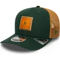 gorra-trucker-verde-y-marron-9seventy-stretch-snap-debossed-logo-de-oakland-athletics-mlb-de-new-era