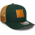 gorra-trucker-verde-y-marron-9seventy-stretch-snap-debossed-logo-de-oakland-athletics-mlb-de-new-era