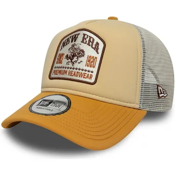 Gorra trucker beige A Frame Graphic Patch de New Era