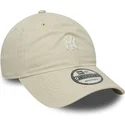 gorra-curva-beige-ajustable-9twenty-mini-logo-washed-de-new-york-yankees-mlb-de-new-era