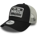 gorra-trucker-negra-y-blanca-a-frame-patch-de-new-york-yankees-mlb-de-new-era