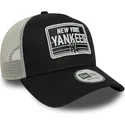 gorra-trucker-negra-y-blanca-a-frame-patch-de-new-york-yankees-mlb-de-new-era