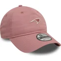 gorra-curva-rosa-ajustable-con-logo-rosa-9twenty-seasonal-de-mclaren-racing-formula-1-de-new-era