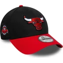 gorra-curva-negra-y-roja-ajustable-9forty-side-patch-de-chicago-bulls-nba-de-new-era