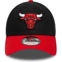 gorra-curva-negra-y-roja-ajustable-9forty-side-patch-de-chicago-bulls-nba-de-new-era