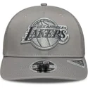 gorra-trucker-gris-con-logo-gris-9seventy-stretch-snap-tonal-de-los-angeles-lakers-nba-de-new-era