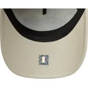 gorra-curva-beige-snapback-con-logo-beige-e-frame-tonal-outline-de-los-angeles-lakers-nba-de-new-era