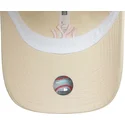 gorra-curva-beige-ajustable-para-mujer-con-logo-rosa-9twenty-contrast-stitch-de-new-york-yankees-mlb-de-new-era