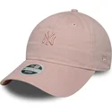 gorra-curva-rosa-ajustable-para-mujer-con-logo-rosa-9twenty-mini-washed-de-new-york-yankees-mlb-de-new-era
