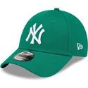 gorra-curva-verde-ajustable-para-mujer-9forty-league-essential-de-new-york-yankees-mlb-de-new-era