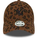 gorra-curva-leopardo-ajustable-para-mujer-9forty-leopard-cord-de-new-york-yankees-mlb-de-new-era