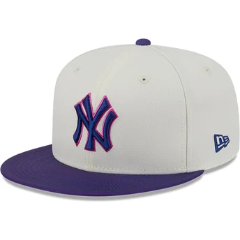 Gorra plana beige y violeta ajustada 59FIFTY CLR DVLP de New York Yankees MLB de New Era