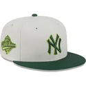gorra-plana-beige-y-verde-ajustada-59fifty-clr-dvlp-de-new-york-yankees-mlb-de-new-era