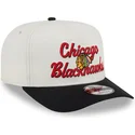 gorra-curva-beige-y-negra-snapback-9fifty-a-frame-chainstitch-de-chicago-blackhawks-nhl-de-new-era