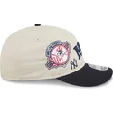 gorra-curva-beige-y-azul-marino-snapback-9fifty-retro-crown-scatter-de-new-york-yankees-mlb-de-new-era