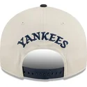 gorra-curva-beige-y-azul-marino-snapback-9fifty-retro-crown-scatter-de-new-york-yankees-mlb-de-new-era