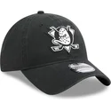 gorra-curva-negra-ajustable-9twenty-stamp-de-anaheim-ducks-nhl-de-new-era