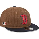 gorra-plana-marron-y-azul-marino-ajustable-9fifty-retro-crown-wool-pinstripe-de-boston-red-sox-mlb-de-new-era