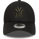 gorra-curva-negra-ajustable-con-logo-verde-9forty-outline-de-new-york-yankees-mlb-de-new-era