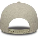 gorra-curva-beige-snapback-con-logo-beige-9forty-e-frame-melton-de-new-york-yankees-mlb-de-new-era