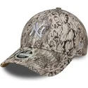 gorra-curva-gris-ajustable-para-mujer-9forty-snake-de-new-york-yankees-mlb-de-new-era