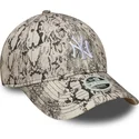 gorra-curva-gris-ajustable-para-mujer-9forty-snake-de-new-york-yankees-mlb-de-new-era