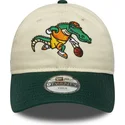 gorra-curva-beige-y-verde-ajustable-para-nino-9twenty-mascot-de-new-era