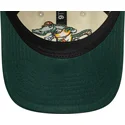 gorra-curva-beige-y-verde-ajustable-para-nino-9twenty-mascot-de-new-era