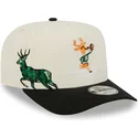 gorra-curva-beige-y-negra-snapback-9fifty-a-frame-precurved-hardwood-classics-de-milwaukee-bucks-nba-de-new-era