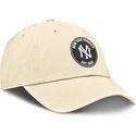 gorra-curva-beige-ajustable-club-unstructured-organic-cotton-de-new-york-yankees-mlb-de-nike