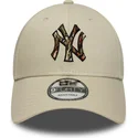 gorra-curva-beige-ajustable-9forty-camo-infill-de-new-york-yankees-mlb-de-new-era