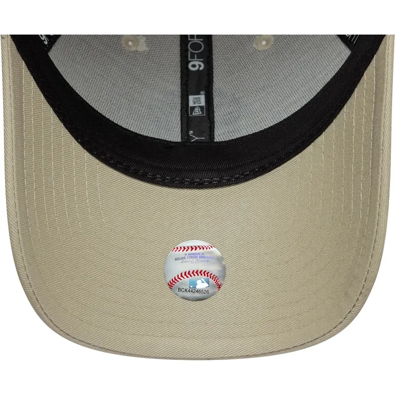 gorra-curva-beige-ajustable-9forty-camo-infill-de-new-york-yankees-mlb-de-new-era