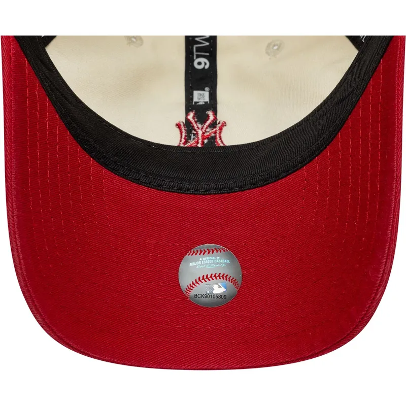 gorra-curva-beige-y-roja-ajustable-9twenty-mini-washed-de-new-york-yankees-mlb-de-new-era