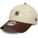 gorra-curva-beige-y-marron-ajustable-9twenty-mini-washed-de-new-york-yankees-mlb-de-new-era