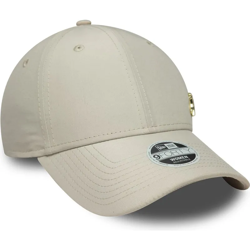 gorra-curva-beige-ajustable-con-logo-dorado-para-mujer-9forty-flawless-de-new-york-yankees-mlb-de-new-era