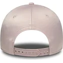 gorra-curva-rosa-ajustable-con-logo-rosa-para-mujer-9forty-satin-de-new-york-yankees-mlb-de-new-era